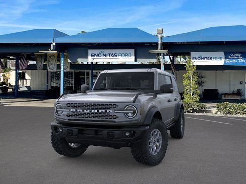 New 2025 Ford Bronco Badlands image 2