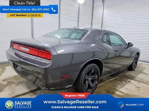 Used 2013 Dodge Challenger SXT Plus RWD image 4