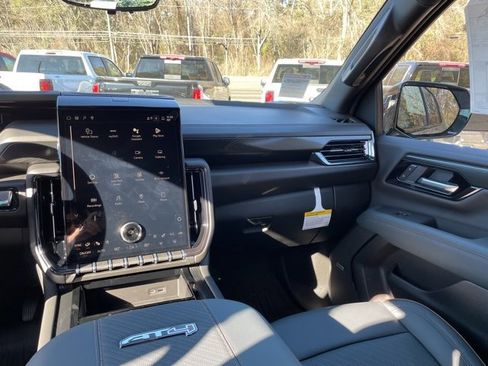 New 2026 GMC Yukon AT4 w/ AT4 Premium Package image 25