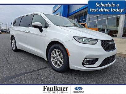Used 2023 Chrysler Pacifica Touring-L