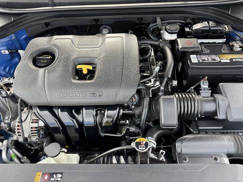 Used 2020 Hyundai Elantra SE image 10