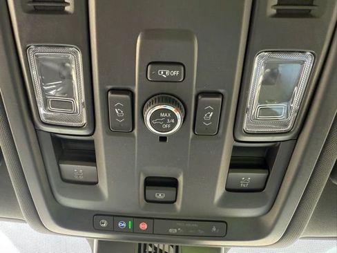 New 2025 Chevrolet Suburban LT w/ Comfort Package image 31