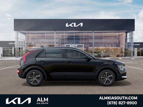 New 2025 Kia Niro LX image 7