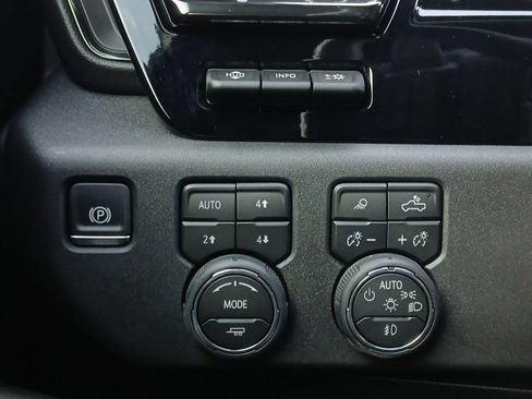 Used 2026 Chevrolet Silverado 1500 ZR2 AWD/4WD image 12