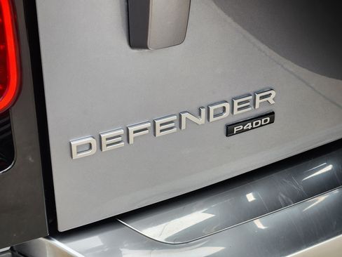 Certified 2023 Land Rover Defender 110 SE AWD/4WD image 33