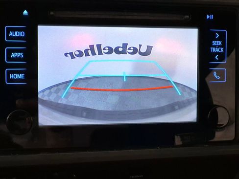 Used 2017 Toyota Tacoma TRD Sport w/ Tow Package (A/T) image 21