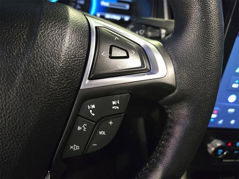 Used 2023 Ford Edge SEL w/ Convenience Package image 16