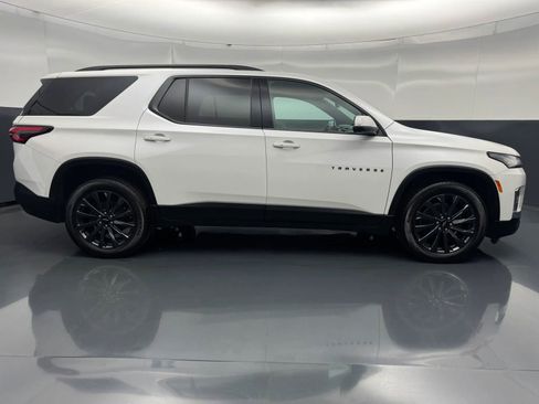 Used 2023 Chevrolet Traverse RS AWD/4WD image 2