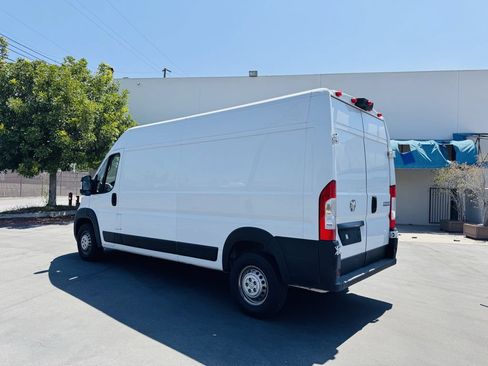 Used 2025 RAM ProMaster 2500 w/ Convenience Group FWD image 14