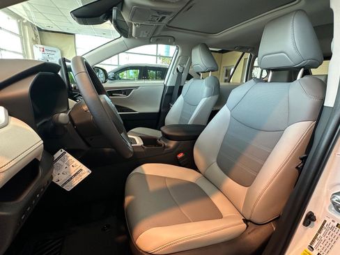 New 2025 Toyota RAV4 Limited image 36