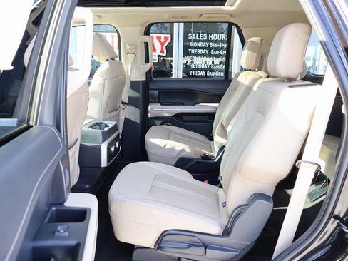 Used 2024 Ford Expedition Limited image 26