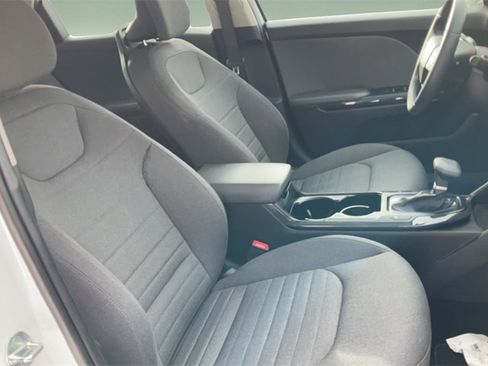 Used 2025 Kia K4 EX image 15