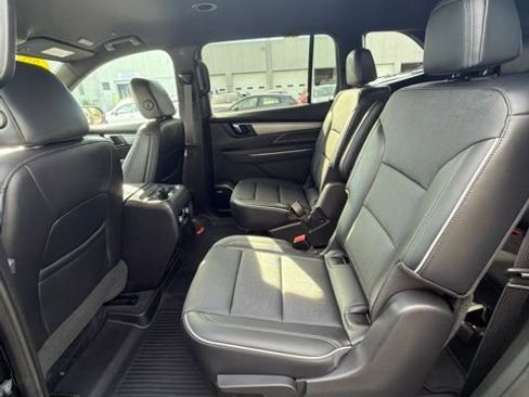 Certified 2025 Buick Enclave Preferred w/ Power Package AWD/4WD image 29
