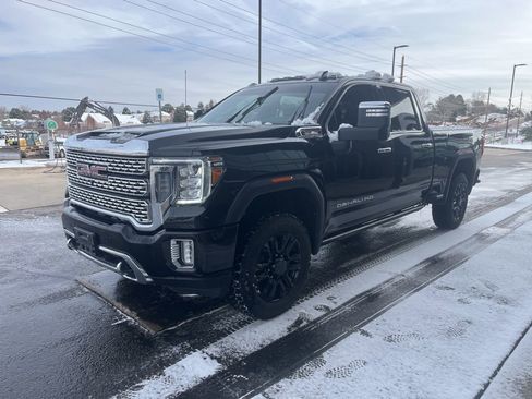 Used 2021 GMC Sierra 3500 Denali w/ Denali Black Diamond Edition image 3
