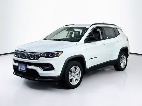 Used 2022 Jeep Compass Latitude w/ Convenience Group AWD/4WD image 1