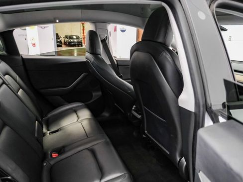 Used 2021 Tesla Model Y Long Range image 32