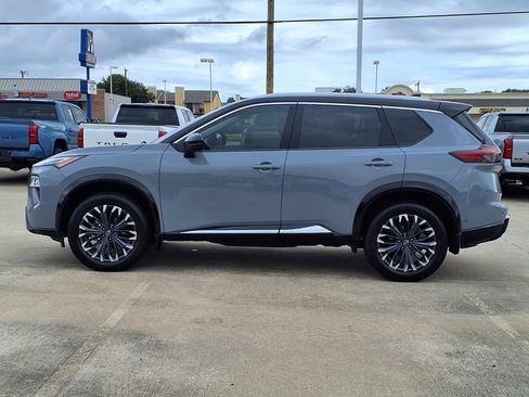 Used 2024 Nissan Rogue Platinum w/ Platinum Premium Package FWD image 6