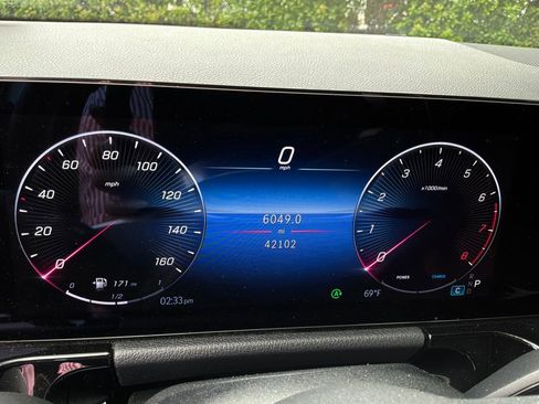Used 2025 Mercedes-Benz GLA 250 image 34