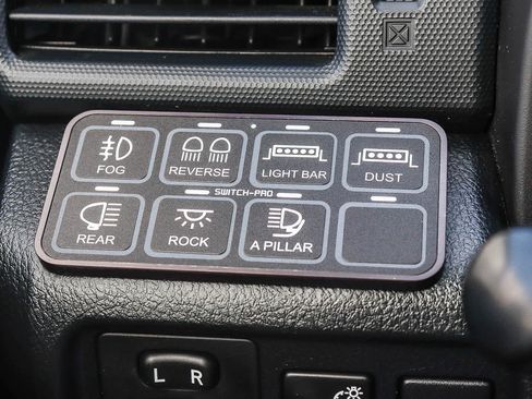 Used 2019 Toyota 4Runner TRD Off-Road Premium image 39