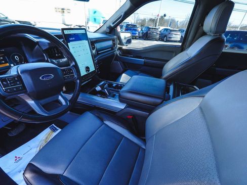 Used 2022 Ford F150 Lightning Lariat image 16