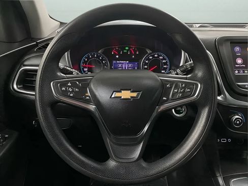 Used 2021 Chevrolet Equinox LT FWD image 16