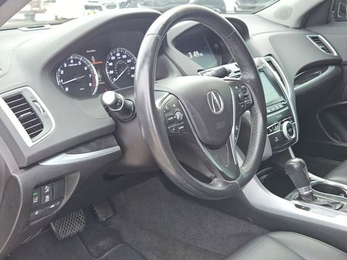 Used 2019 Acura TLX image 10