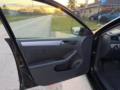 Used 2012 Volkswagen Jetta TDI image 13