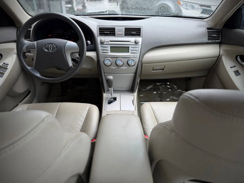 Used 2010 Toyota Camry FWD image 9