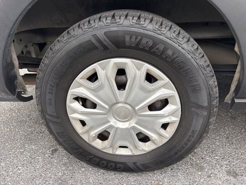 Used 2019 Ford Transit 150 XLT image 22