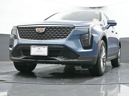 Used 2025 Cadillac XT4 Premium Luxury image 43