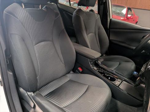 Used 2021 Toyota Prius Prime LE FWD image 10