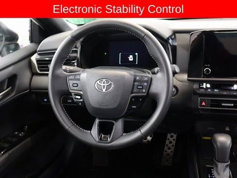 Used 2025 Toyota Camry SE image 17