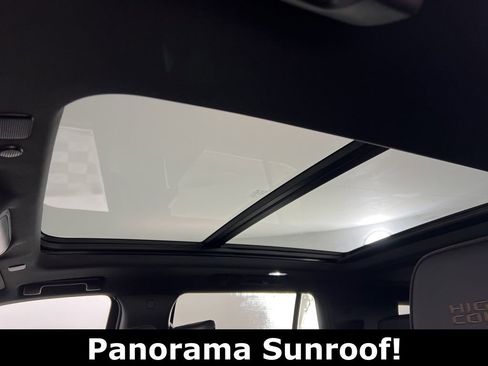 Used 2024 Chevrolet Tahoe High Country w/ Advanced Technology Package image 11