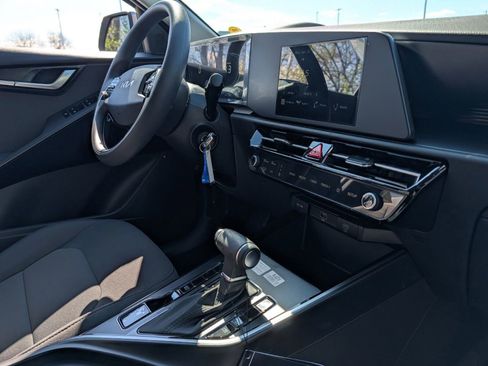 New 2026 Kia Niro LX FWD image 27