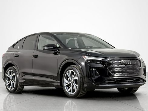 Used 2024 Audi Q4 e-tron Premium Plus w/ Premium Plus AWD/4WD image 7