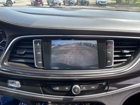 Used 2019 Buick Enclave Premium w/ Experience Buick Package AWD/4WD image 10