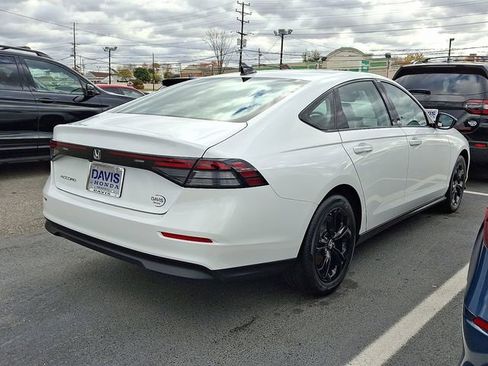 Used 2025 Honda Accord SE image 4