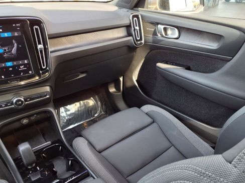 Certified 2023 Volvo XC40 Recharge Ultimate image 21