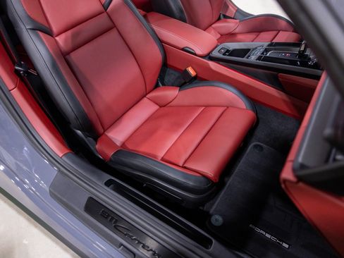 Used 2026 Porsche 911 GTS image 28