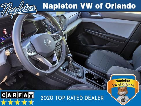 Used 2022 Volkswagen Taos SE image 30