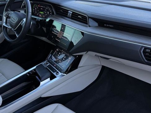 Used 2021 Audi e-tron Premium image 30