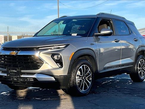 Used 2025 Chevrolet TrailBlazer LT image 7