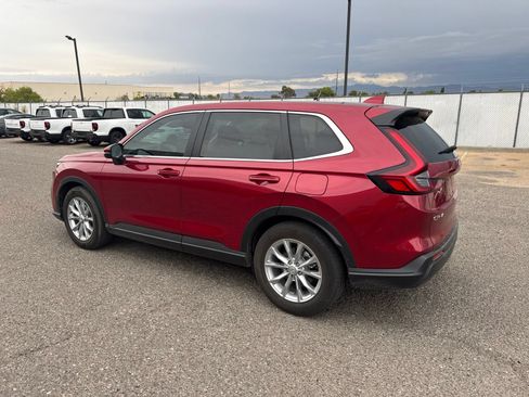 Used 2025 Honda CR-V EX image 3