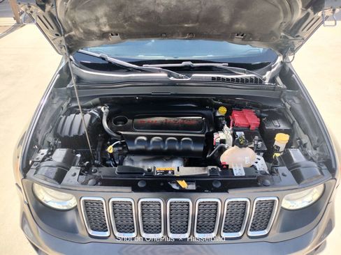 Used 2019 Jeep Renegade Latitude image 17