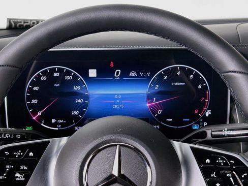 Used 2023 Mercedes-Benz GLC 300 image 19