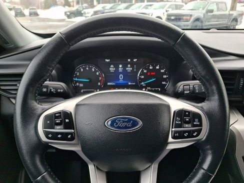 Certified 2022 Ford Explorer XLT image 18