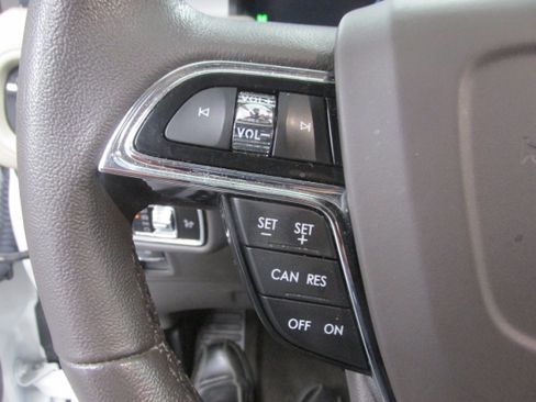 Used 2023 Lincoln Nautilus AWD w/ Premium Package image 34