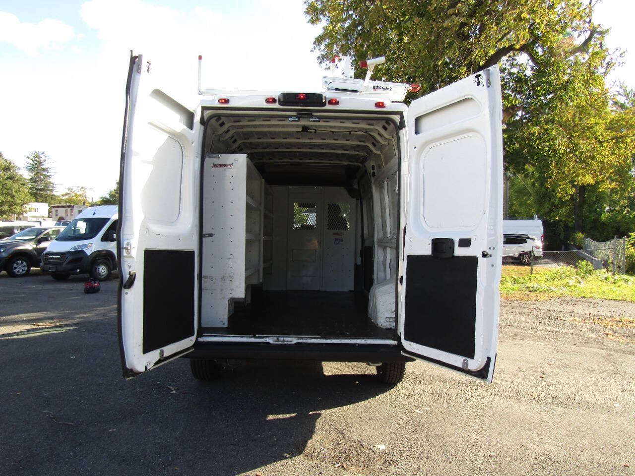 Used 2024 RAM ProMaster 2500 w/ Premium Convenience Group FWD image 17