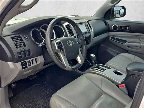 Used 2014 Toyota Tacoma PreRunner w/ SR5 Package image 10