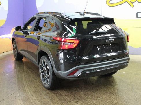 Used 2025 Chevrolet Trax RS image 6